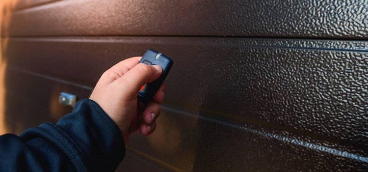 automatic door opener with remote control in Interlaken
